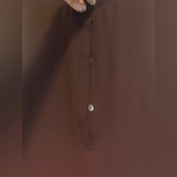 BABATON Size L Burgundy Sleeveless Layered Top with Button Closure - Picture 3 of 7